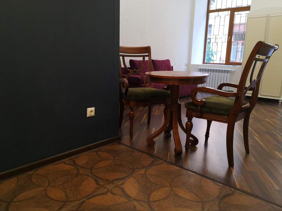 Затишні Апартаменти, Вулиця Дерибасівська, 13 Odessa Extérieur photo