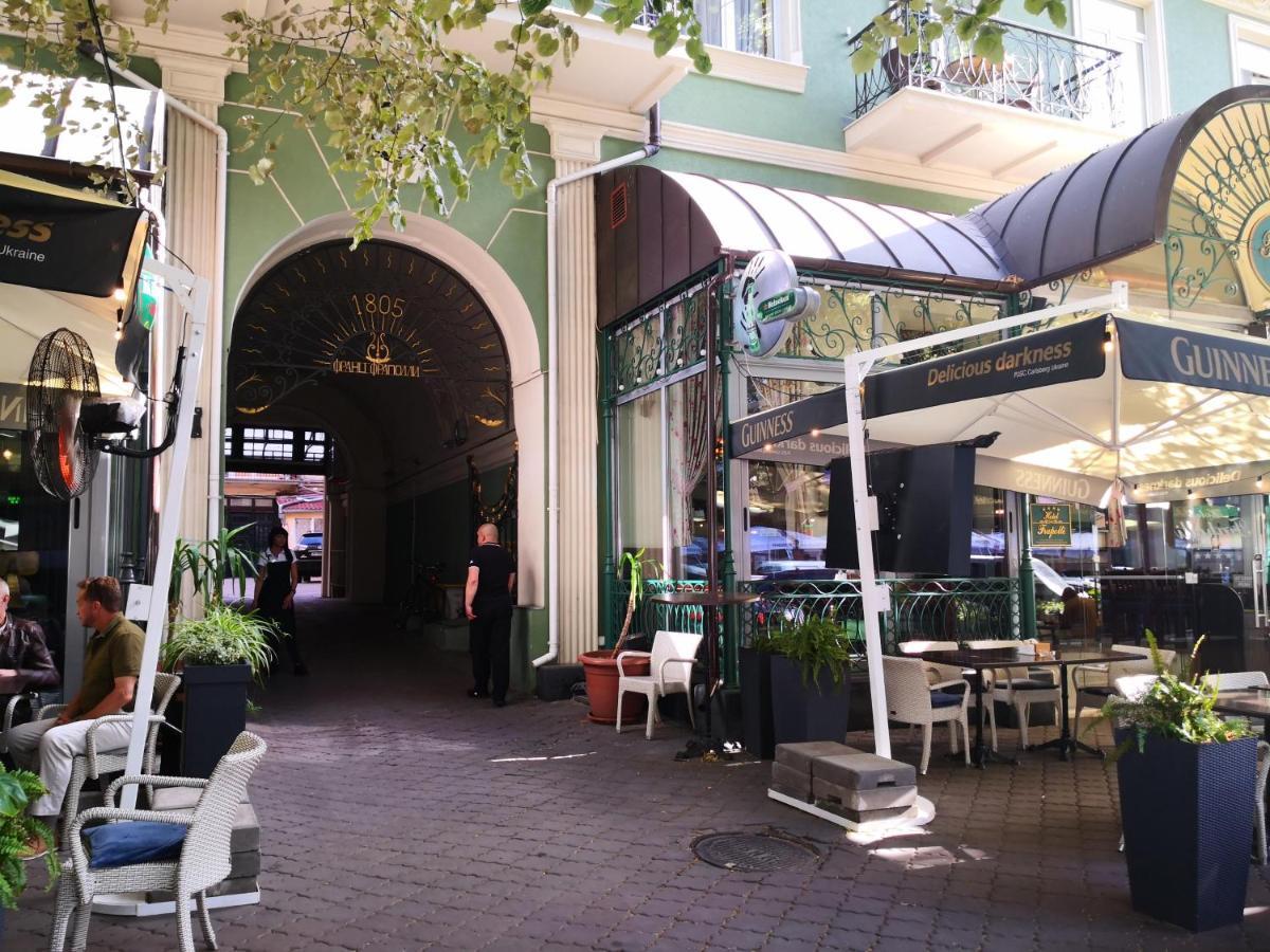 Затишні Апартаменти, Вулиця Дерибасівська, 13 Odessa Extérieur photo