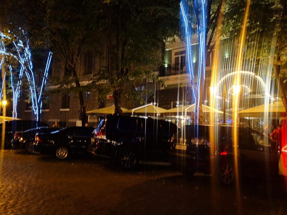 Затишні Апартаменти, Вулиця Дерибасівська, 13 Odessa Extérieur photo