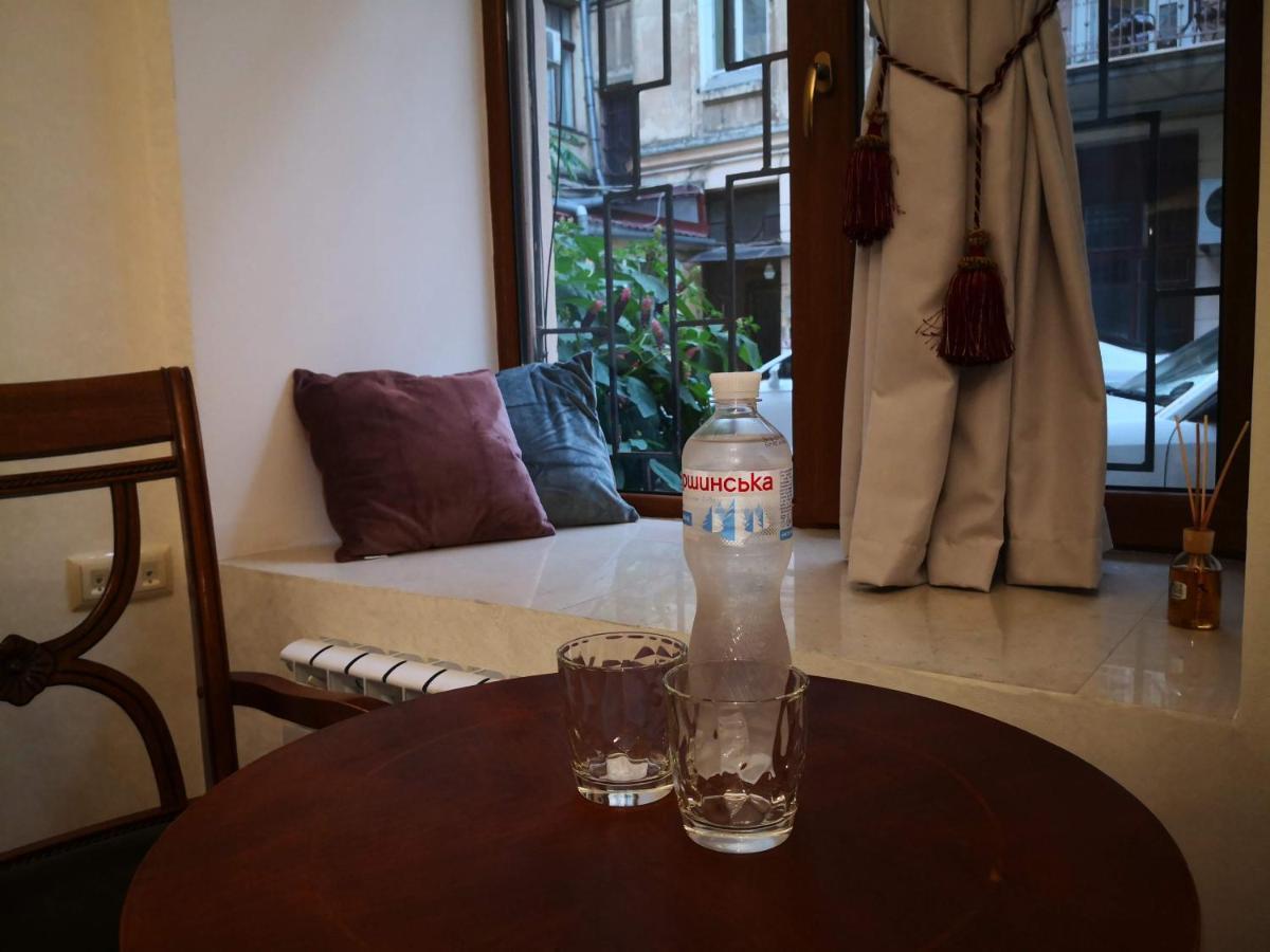 Затишні Апартаменти, Вулиця Дерибасівська, 13 Odessa Extérieur photo